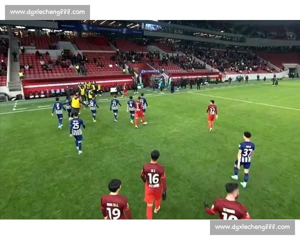 瓦科双响 + 逆转！泰山 3-1 终结海港四连胜